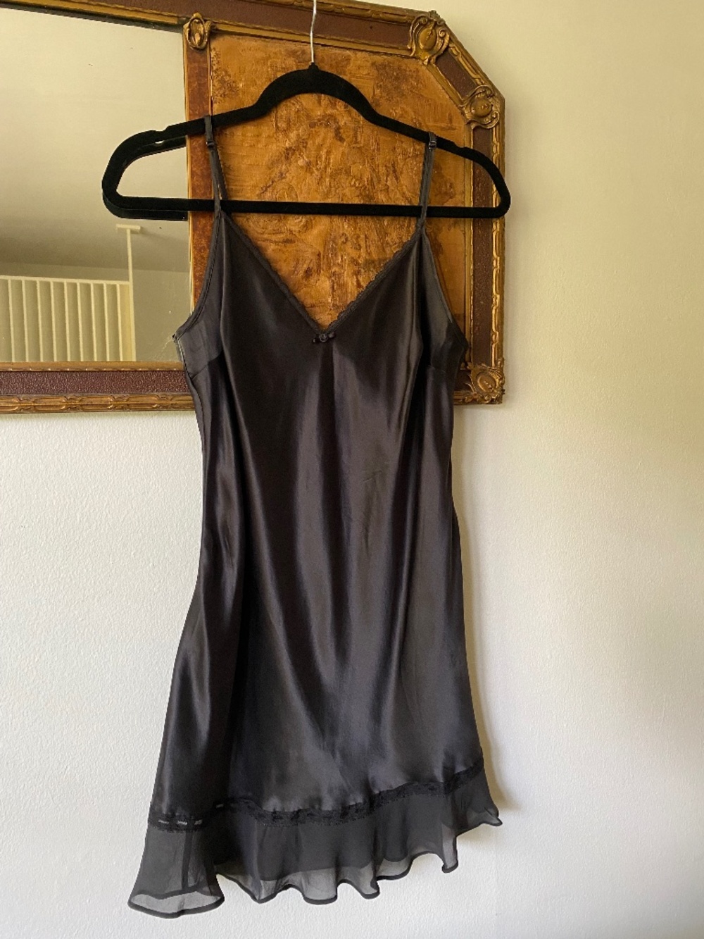 Vintage y2k Victoria's Secret 100% Silk Black Half Slip Ruffle Large